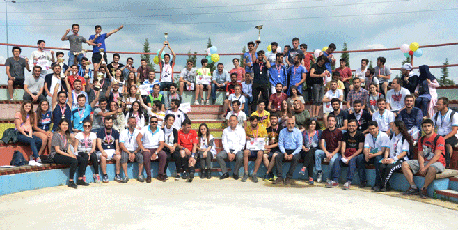 Gönüllerince spor yaptılar