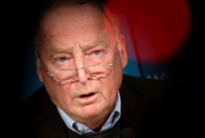 ‘Merkel diktatör’