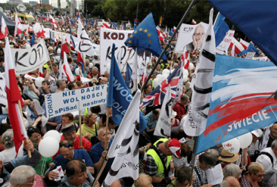 Reformlar protesto edildi