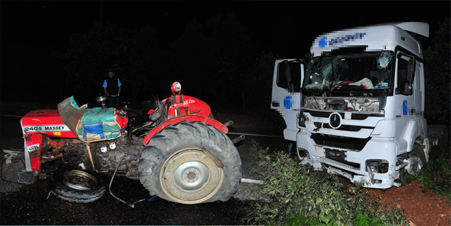 Bursa’da feci kaza! TIR, traktöre çarptı… Bursa’da feci kaza! TIR, traktöre çarptı…