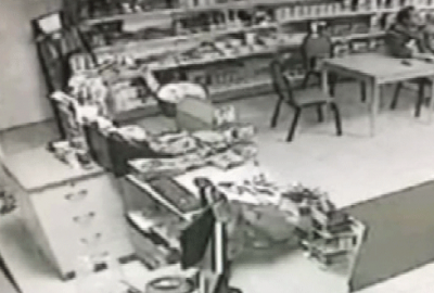 Deprem anı güvenlik kamerasında