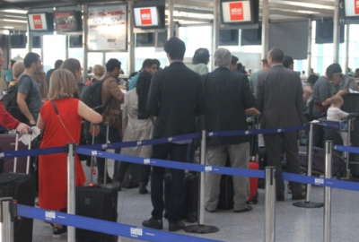 Tuvalet krizi uçuşu iptal ettirdi