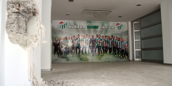 Atatürk Stadyumu’nda yıkım için ön çalışma başladı