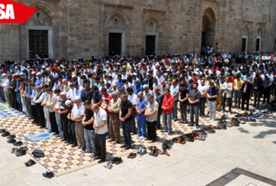 Ramazanın ilk cuma namazında camiler doldu