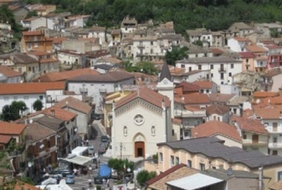 Belediye başkanı kasabayı satıyor