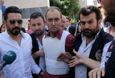 ‘Bir baktım karşımda duruyor adam’