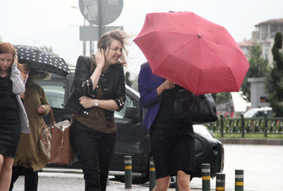 Lodos Bursa’yı savurdu