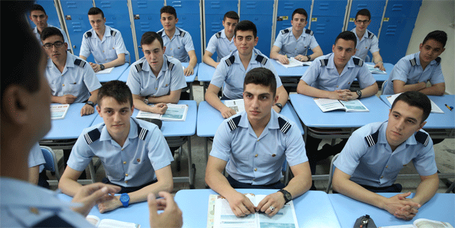 ‘Komutanlar ocağı’nda geleceğin havacıları yetişiyor