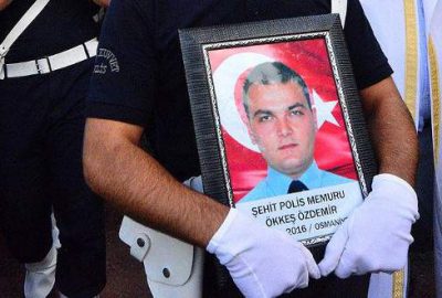 Şehit oğlunun acısına 1 hafta dayanabildi