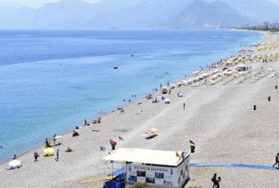 Konyaaltı plajı bomboş
