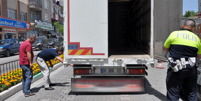 Bursa’da bomba yüklü araç paniği