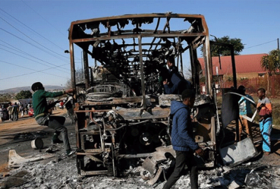 Başkan adayını beğenmediler kenti ateşe verdiler