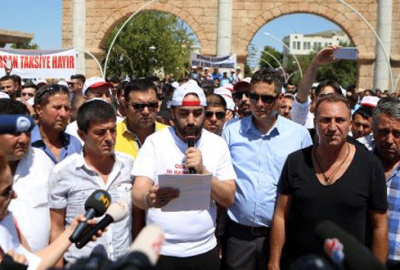 Turiste hasret kalan esnaf eylem yaptı