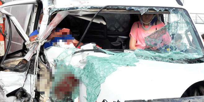 Minibüste sıkışan kız: ‘Babamı kurtarın’