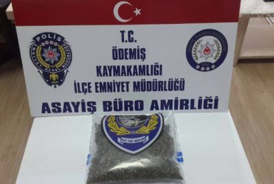 İzmir’de Uyuşturucu Satıcısı İle Polis Arasında Kovalamaca