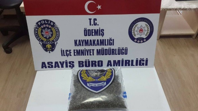 İzmir’de Uyuşturucu Satıcısı İle Polis Arasında Kovalamaca