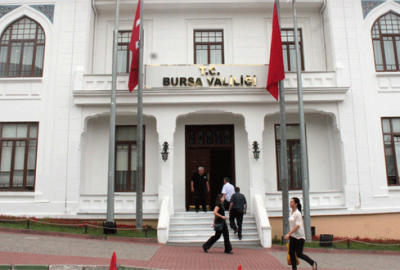 Bursa’da bayraklar yarıya indi