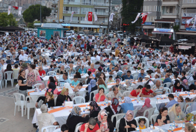 Borusan Gemliklilerle iftarda buluştu