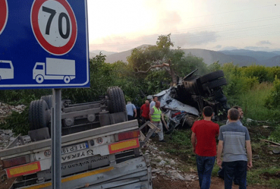 Bursa’da freni patlayan TIR dehşet saçtı: 2 ölü, 3 yaralı