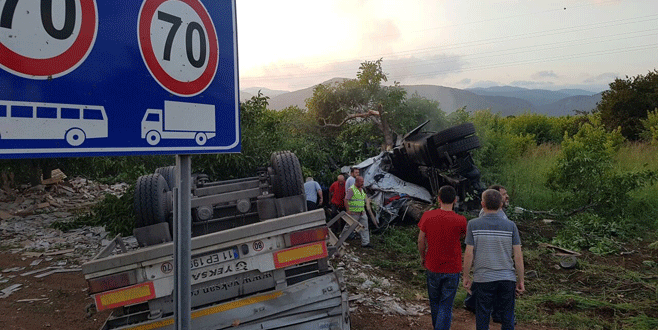 Bursa’da freni patlayan TIR dehşet saçtı: 2 ölü, 3 yaralı