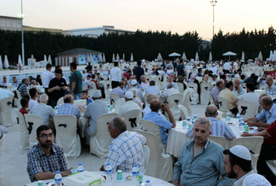 Bursa’da binlerce Suriyeli Kadir Gecesi’nde iftarda buluştu