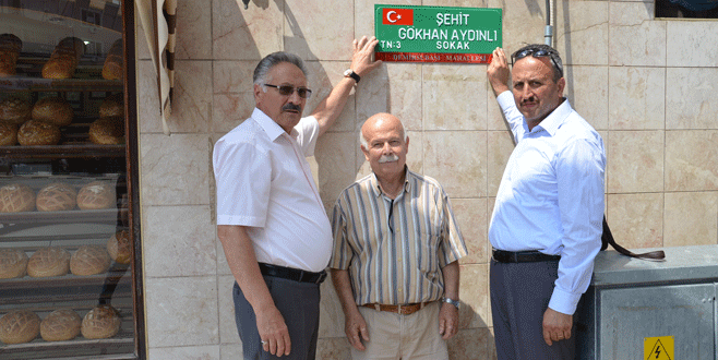 Şehit tabelaları yenilendi