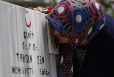 Bursa’da şehitlikte hüzünlü bayram