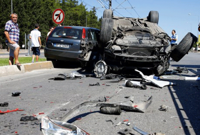 Lüks cip ışıklarda bekleyen 5 araca çarptı