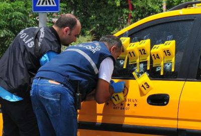 Taksiciye kırmızı ışıkta kurşun yağmuru