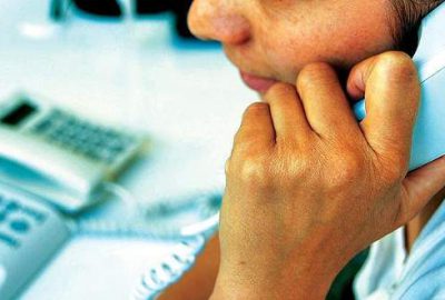 Sigarayı bırakmak için telefona sarıldık