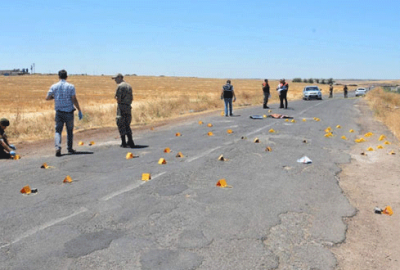 Otomobile çapraz ateş: 1 ölü, 4 yaralı