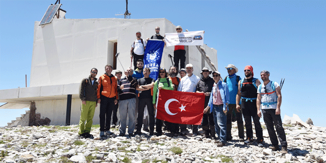 Başkan Altepe, dağcılarla Uludağ’ı arşınladı