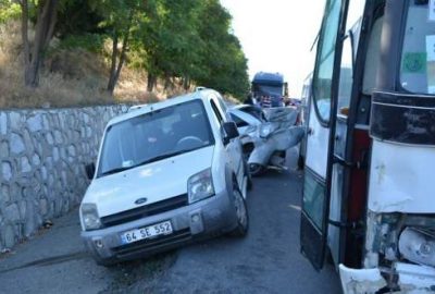 15 araç birbirine girdi! 11 yaralı