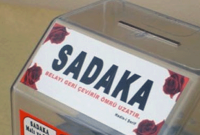 Sadaka kutusundan para çalıp, helallik istedi