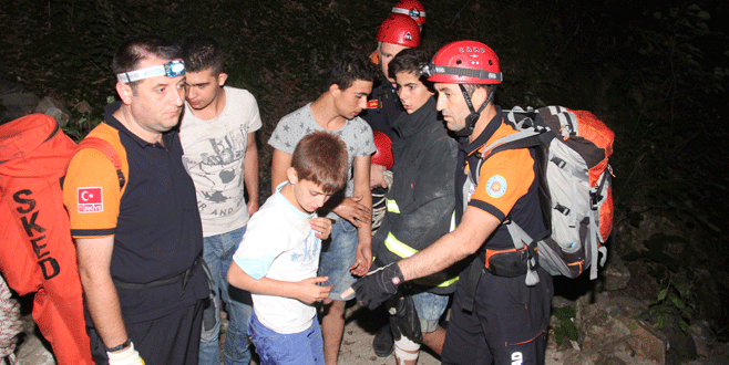 Uludağ eteklerinde mahsur kalan 4 çocuk, 5 saatte kurtarıldı