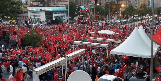 Bursa’da on binler meydanlara indi