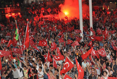 Vatandaşlar Taksim Meydanı’nda