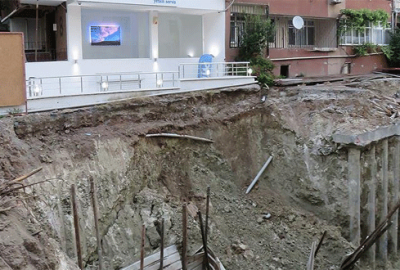 Toprak kayması nedeniyle 3 apartman boşaltıldı