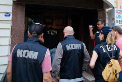 25 adreste yapılan aramada 11 avukat gözaltına alındı