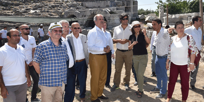 Bursa’da antik tiyatro gün yüzüne çıkıyor