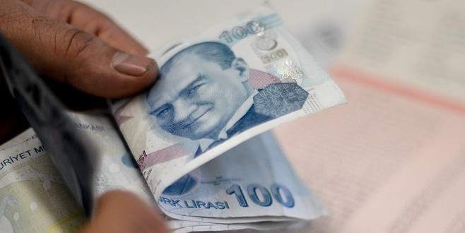 Emeklilerin aylık zam farkları yarın ödenecek