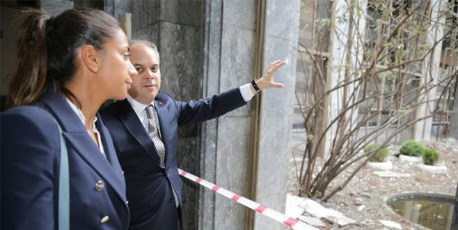 Bakan Kılıç, ünlü tenisçiye Meclis’teki hasarı gösterdi