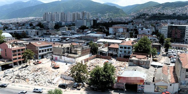 Bursa’da Kent Meydanı projesi için yıkımlar sürüyor