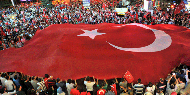 Binlerce kişi İnegöl’de bayraklarıyla böyle yürüdü