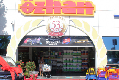 Özhan şans dağıtıyor