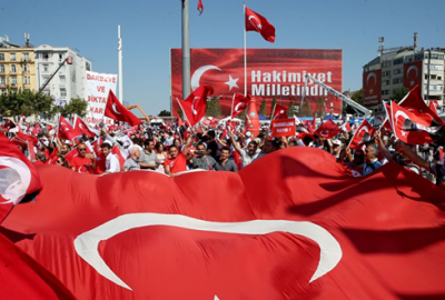 Darbe girişimi ‘Cumhuriyet ve Demokrasi’ mitingi ile protesto edildi