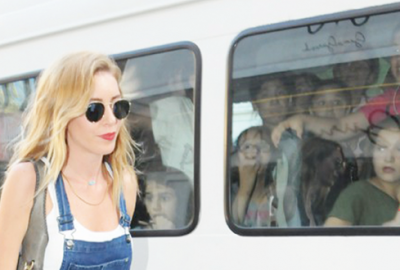 Sinem’e minibüs dolusu sevgi