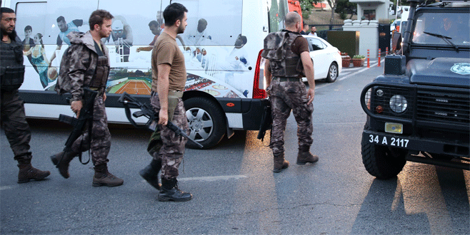 Harp Akademileri’ne düzenlenen operasyonda 40 gözaltı