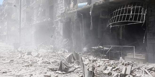 Rus uçakları Halep’te yerleşim yerine saldırdı