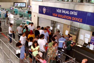 Yeşil ve gri pasaport geçişleri aksamadan devam ediyor